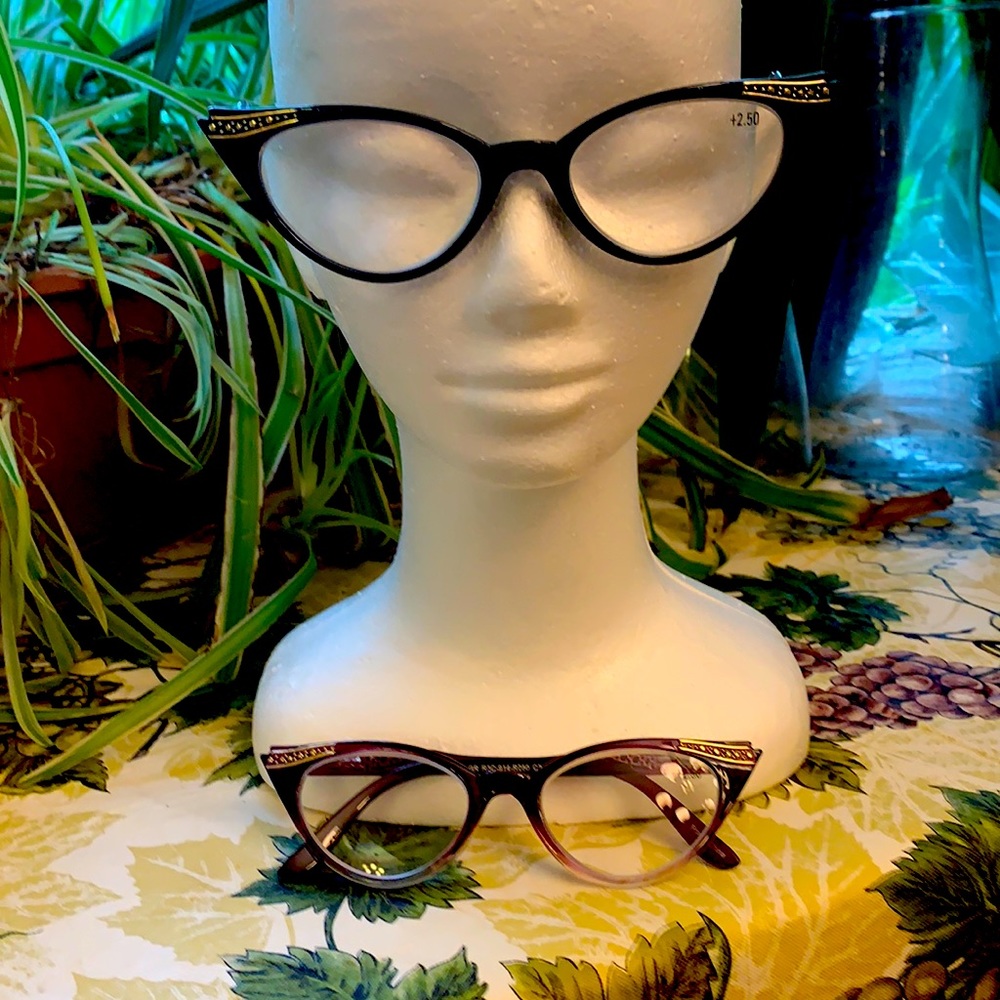 NWT 2 pairs Gammaray Optix 2.5 cat eye readers.